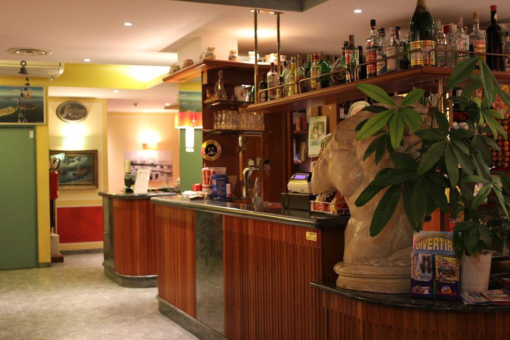 Hotel La Fenice Линьяно-Саббьядоро Экстерьер фото