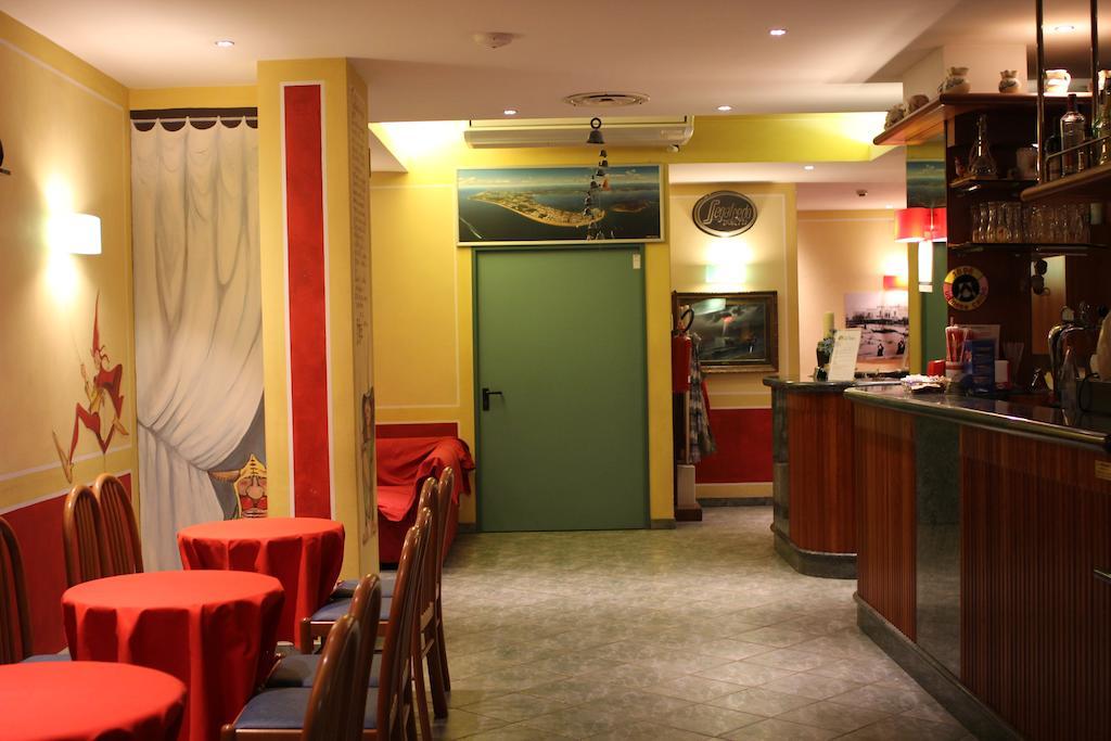 Hotel La Fenice Линьяно-Саббьядоро Экстерьер фото